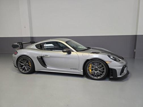 2025 Porsche 718 Cayman GT4 RS