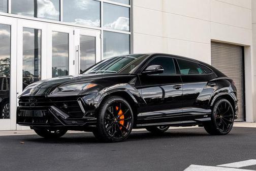 2024 Lamborghini Urus S