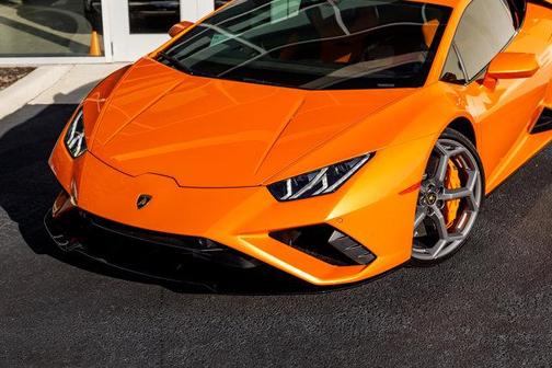 2023 Lamborghini Huracan EVO Base