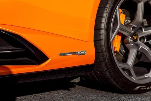 2023 Lamborghini Huracan EVO Base