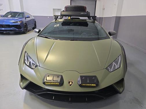 2024 Lamborghini Huracan Sterrato Base