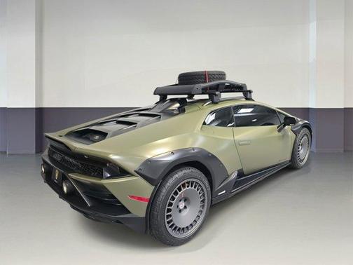 2024 Lamborghini Huracan Sterrato Base