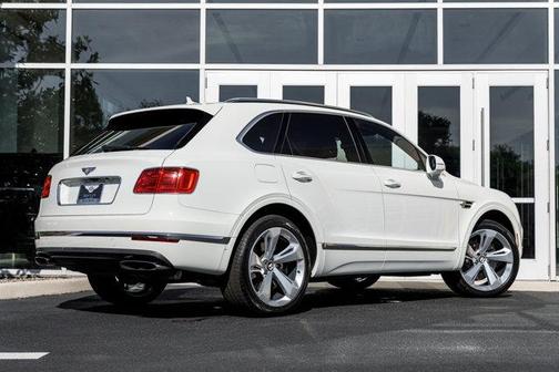 Glacier White 2018 Bentley Bentayga W12