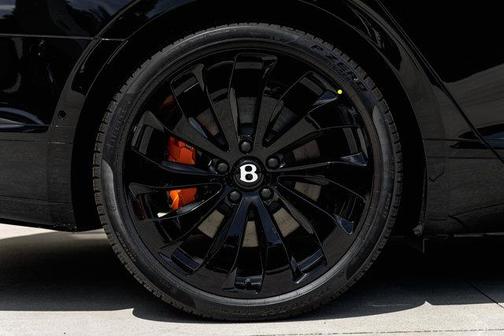 2025 Bentley Flying Spur 