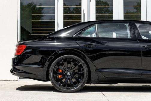 2025 Bentley Flying Spur 