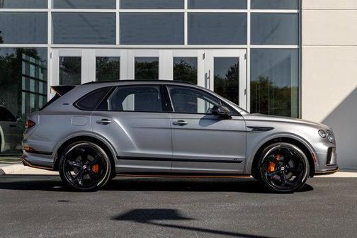 2025 Bentley Bentayga V8