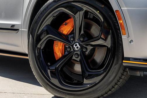 2025 Bentley Bentayga V8