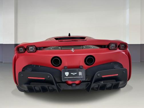 2023 Ferrari SF90 Stradale Base