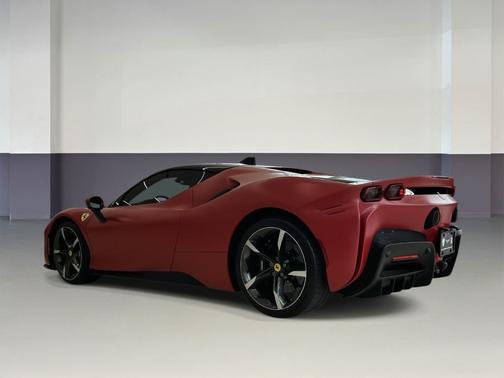 2023 Ferrari SF90 Stradale Base