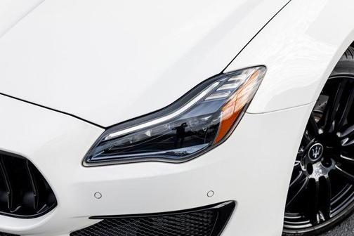 2022 Maserati Quattroporte Modena Q4