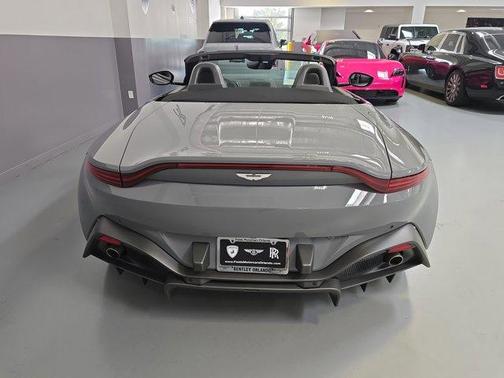 2021 Aston Martin Vantage Base