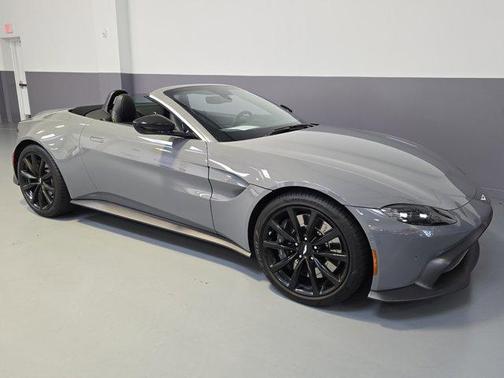 2021 Aston Martin Vantage Base