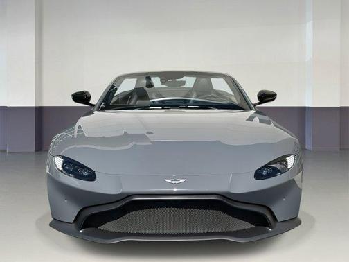 2021 Aston Martin Vantage Base