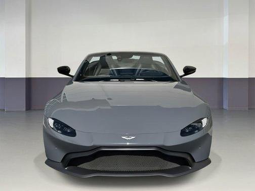 2021 Aston Martin Vantage Base