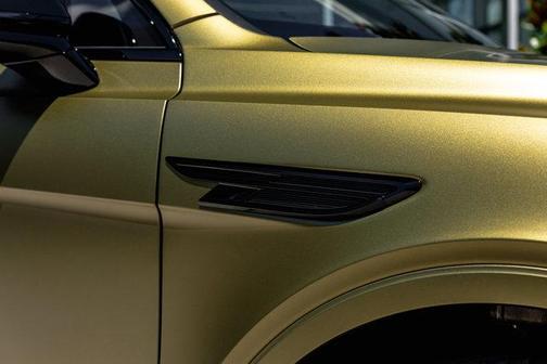 2024 Bentley Bentayga V8