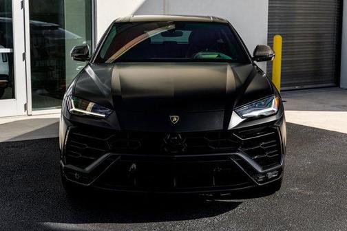 2022 Lamborghini Urus Base