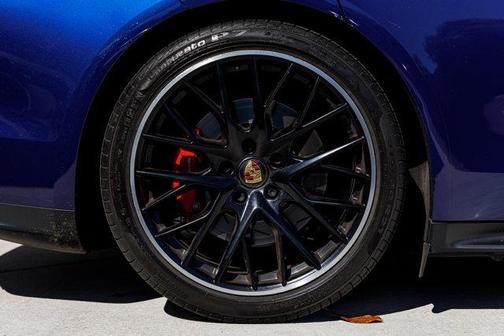 2022 Porsche Panamera GTS