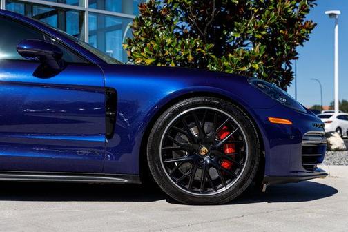2022 Porsche Panamera GTS