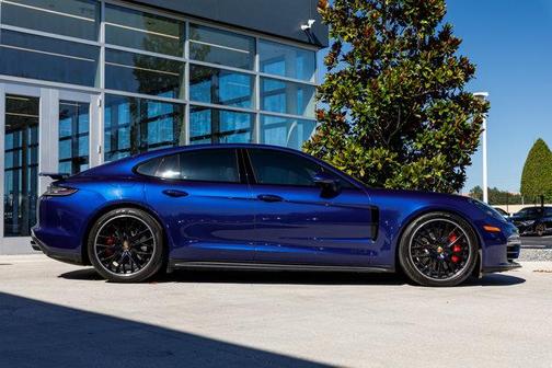 2022 Porsche Panamera GTS