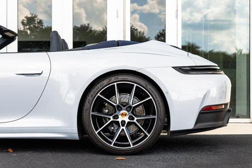 2025 Porsche 911 Carrera