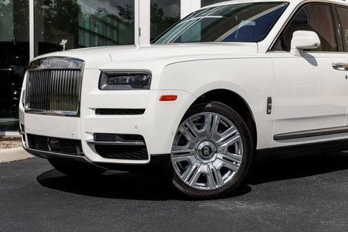 White 2023 Rolls-Royce Cullinan