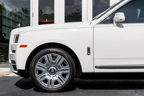 White 2023 Rolls-Royce Cullinan