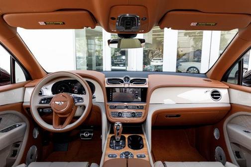 Cricket Ball Metallic 2023 Bentley Bentayga Azure First Edition