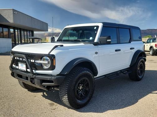 OXFORD WHITE 2024 Ford Bronco WILDTRAK