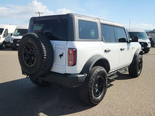 OXFORD WHITE 2024 Ford Bronco WILDTRAK
