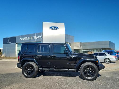 Photo 2 of 27 of 2014 Jeep Wrangler Unlimited Altitude