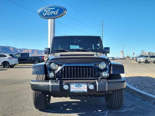 Photo 5 of 27 of 2014 Jeep Wrangler Unlimited Altitude