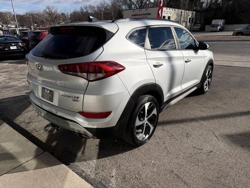 Molten Silver 2018 Hyundai TUCSON Limited
