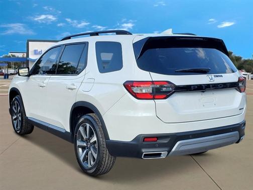 2025 Honda Pilot Touring 8-Passenger