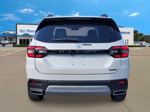 2025 Honda Pilot Touring 8-Passenger