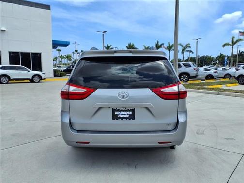 2015 Toyota Sienna LE