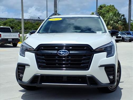 Crystal White Pearl 2023 Subaru Ascent Onyx Edition Limited 7-Passenger