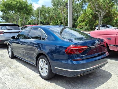 Blue Metallic 2018 Volkswagen Passat 2.0T SE