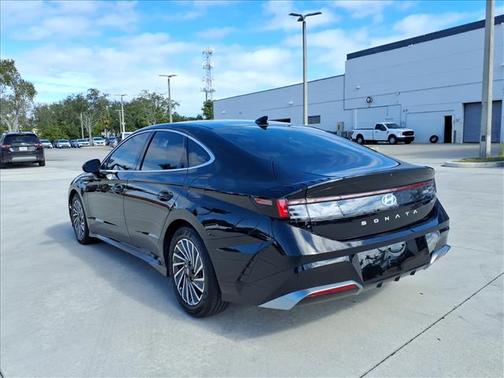 2025 Hyundai SONATA Hybrid SE