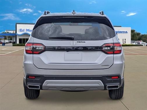 2025 Honda Pilot Touring 8-Passenger
