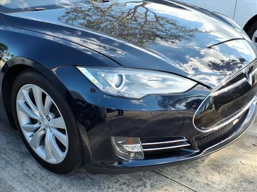 2015 Tesla Model S P85D