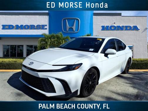 2025 Toyota Camry SE