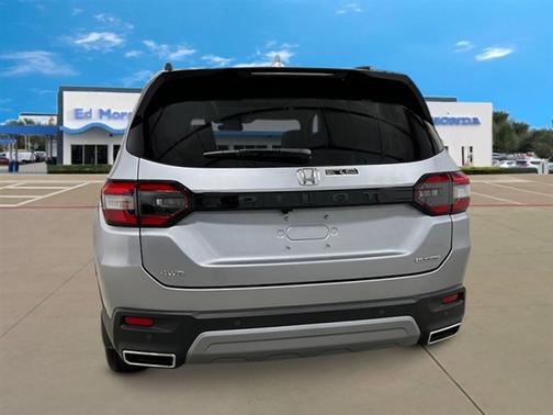 2025 Honda Pilot Touring 8-Passenger