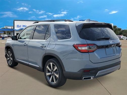 2025 Honda Pilot Touring 8-Passenger