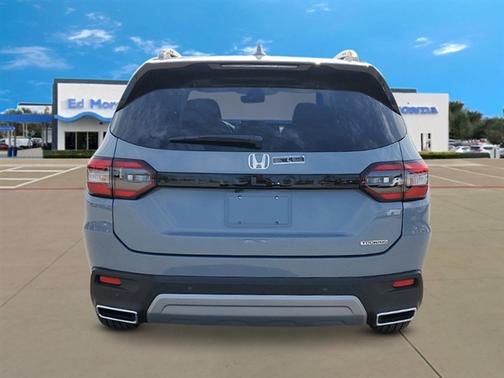 2025 Honda Pilot Touring 8-Passenger