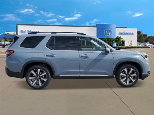 2025 Honda Pilot Touring 8-Passenger