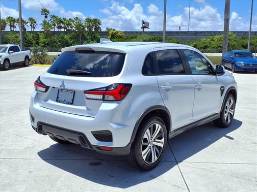 2024 Mitsubishi Outlander Sport SE