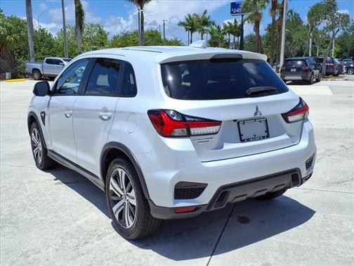 2024 Mitsubishi Outlander Sport SE