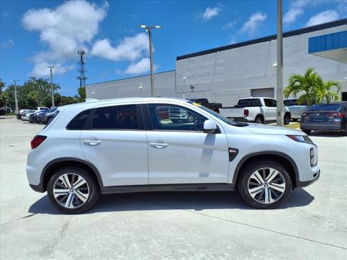 2024 Mitsubishi Outlander Sport SE