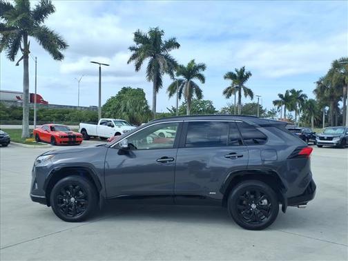 2023 Toyota RAV4 Hybrid SE