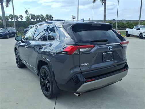 2023 Toyota RAV4 Hybrid SE